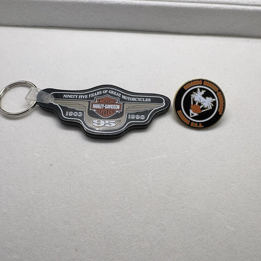 Vintage Keychain‎ Harley Davidson Motorcycles 1998 Scotland Rare And Pin